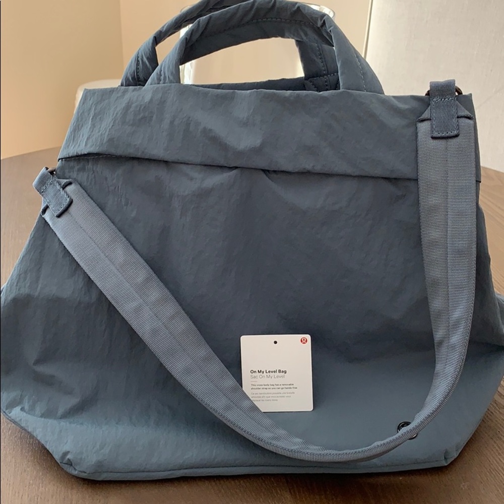 Lululemon bag “On My Level”